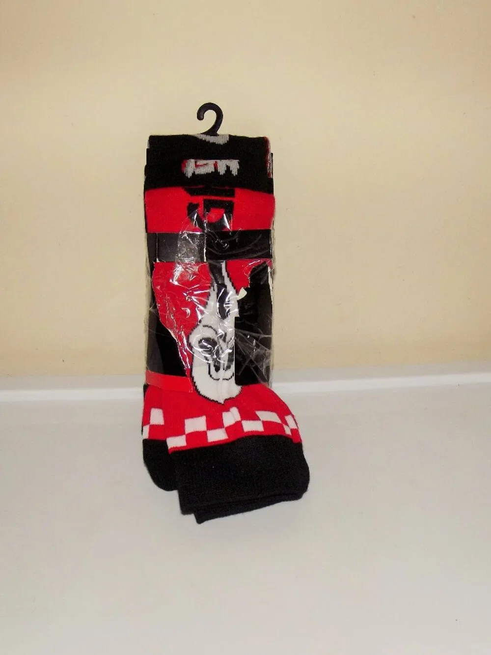 6 Pairs of Halloween Crew Socks Ages 14+=NWT
